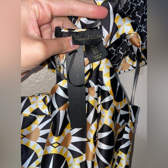 NWT HOUSE OF HARLOW CUT OUT DRESS, size SMALL in BLACK/WHITE - Picture 8 of 8